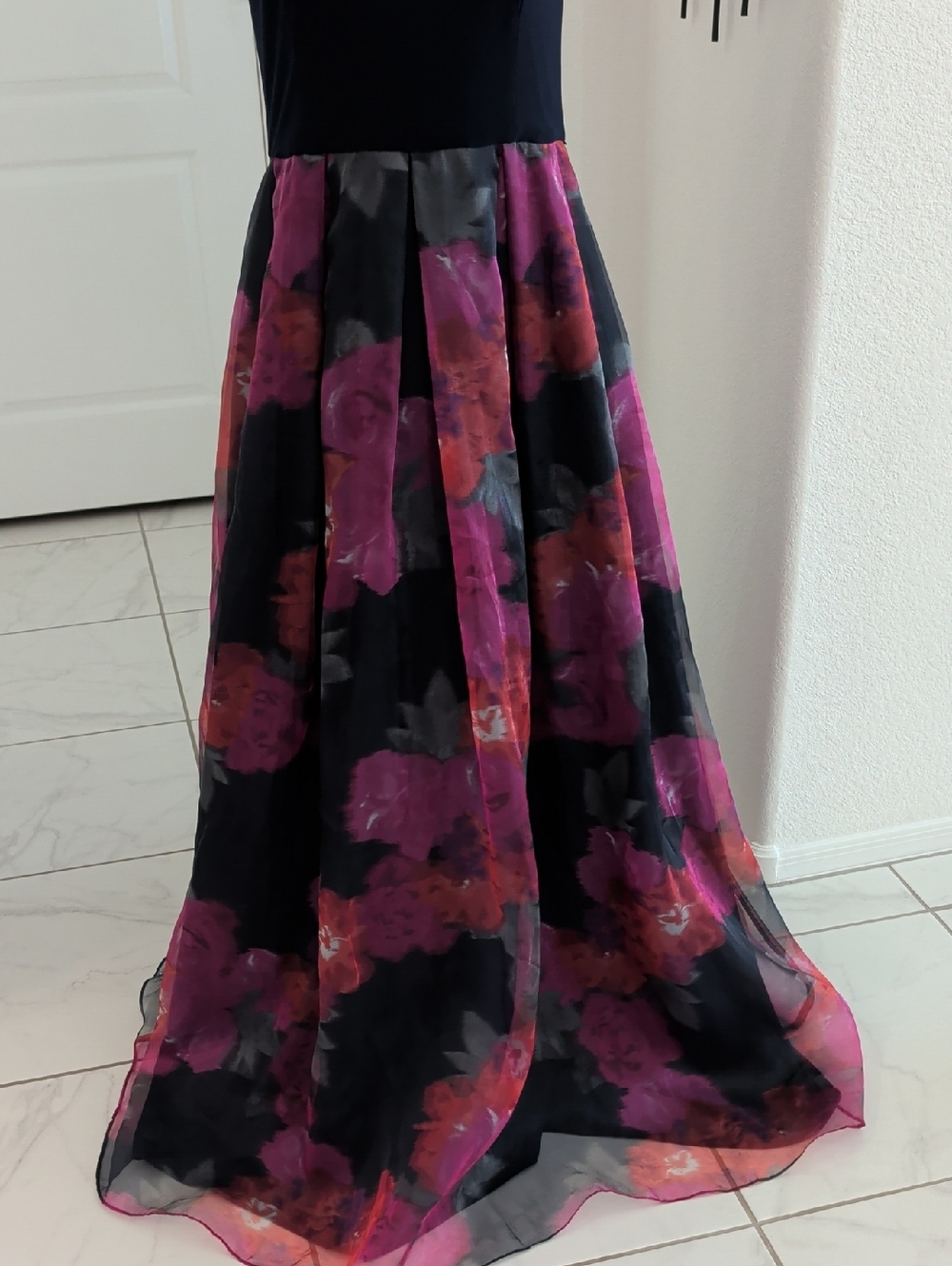 Eliza J Epanoui Gown Navy Blue Bodice Floral Organza Bottom Pockets 6 8 10 M - Picture 3 of 16